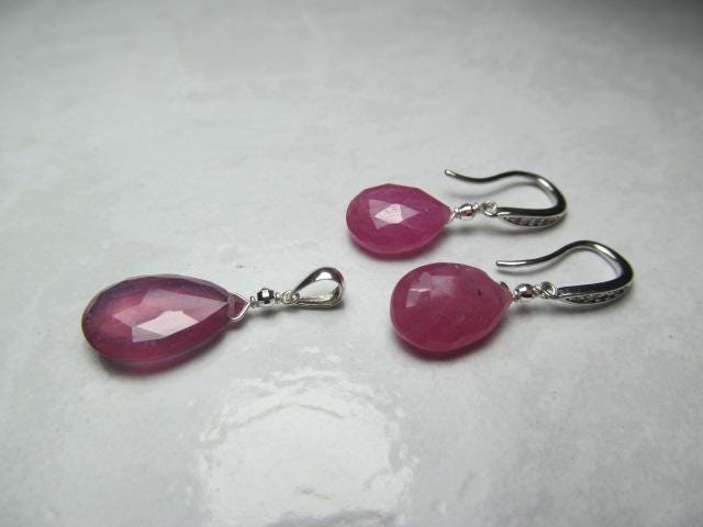 Pink SRI LANKA SAPPHIRE faceted briolette Sterling Silver drop Pendant & earrings Set